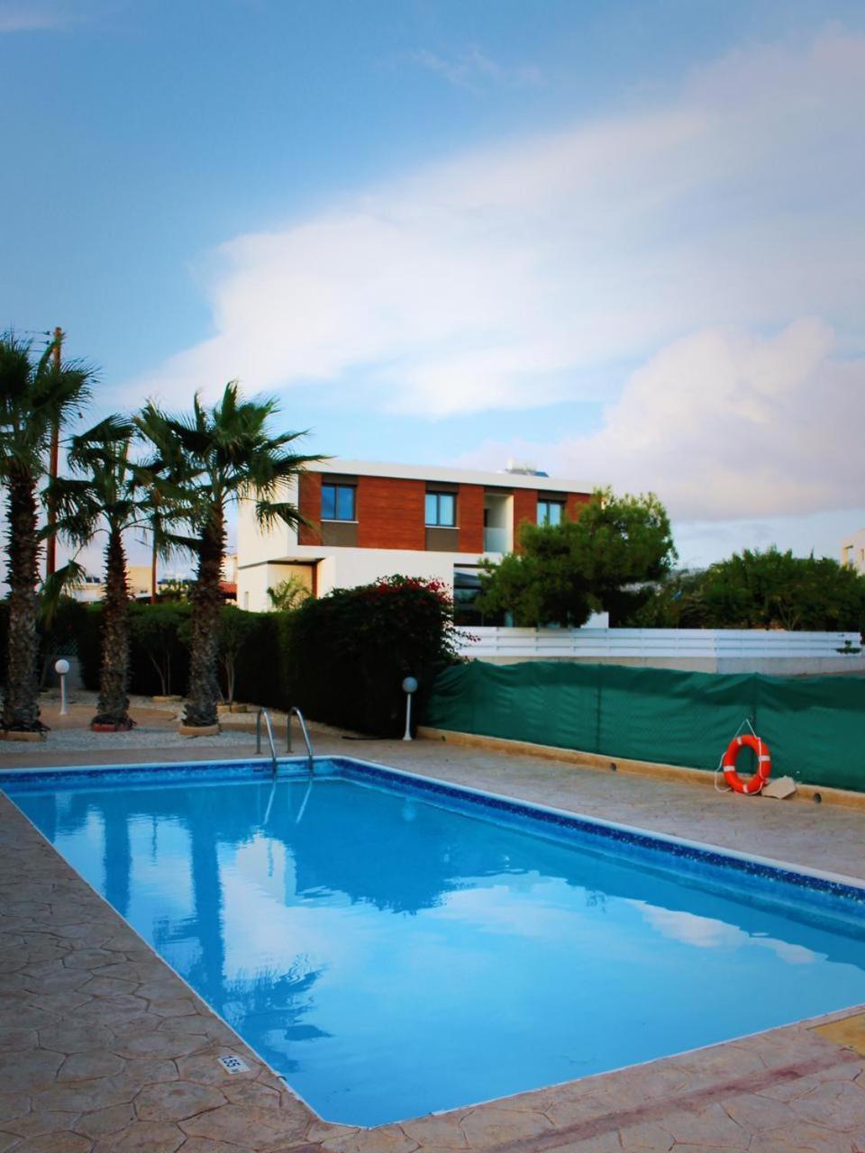 Chloraka- 2 Bedrooms - Pool Exterior photo