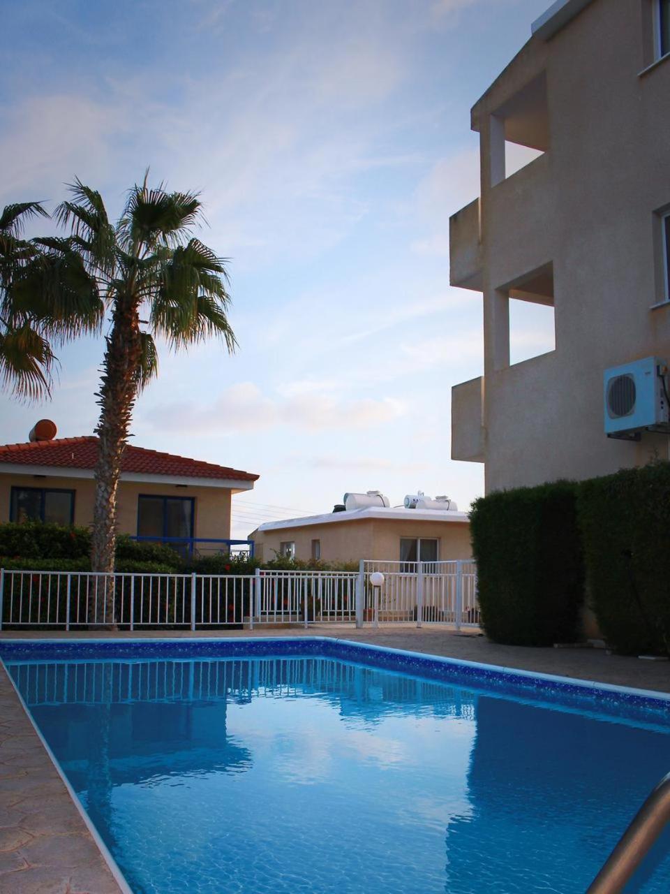 Chloraka- 2 Bedrooms - Pool Exterior photo